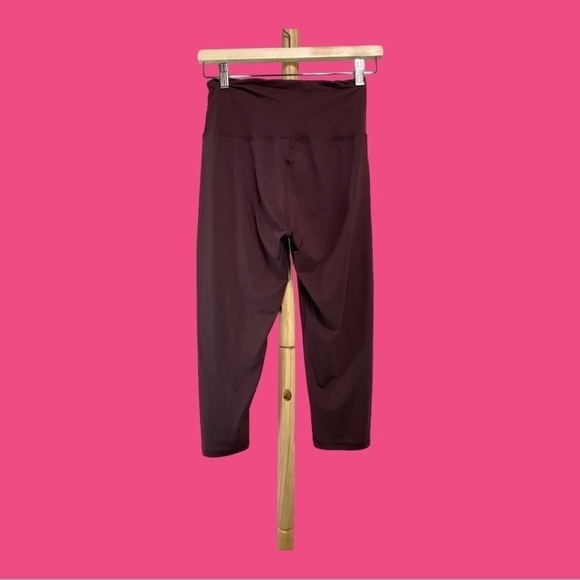 Always brand women’s cropped yoga or leggings in Plum color, One Size - Picture 1 of 5